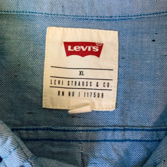 Levi’s Blue Button Down Shirt - Picture 3 of 5